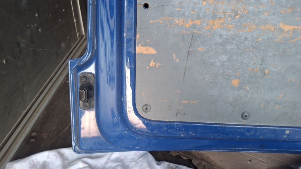 Vw caddy  klapa bagażnika oryginał lakier