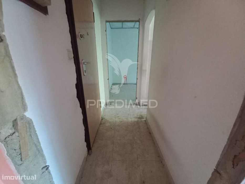 Apartamento T1 em Remodelação – Baixa da Banheira — Baixa Da Banheira E Vale Da Amoreira, Setúbal