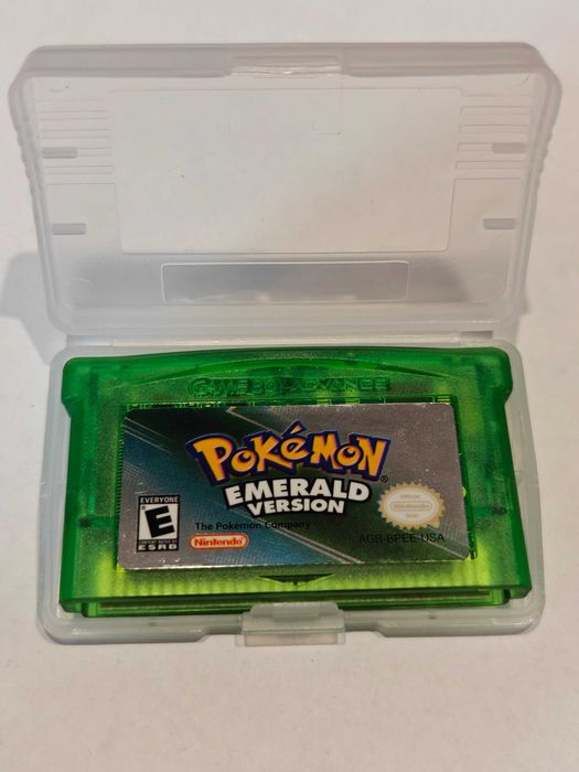 Pokemon Emerald version gameboy color advance gbc gba