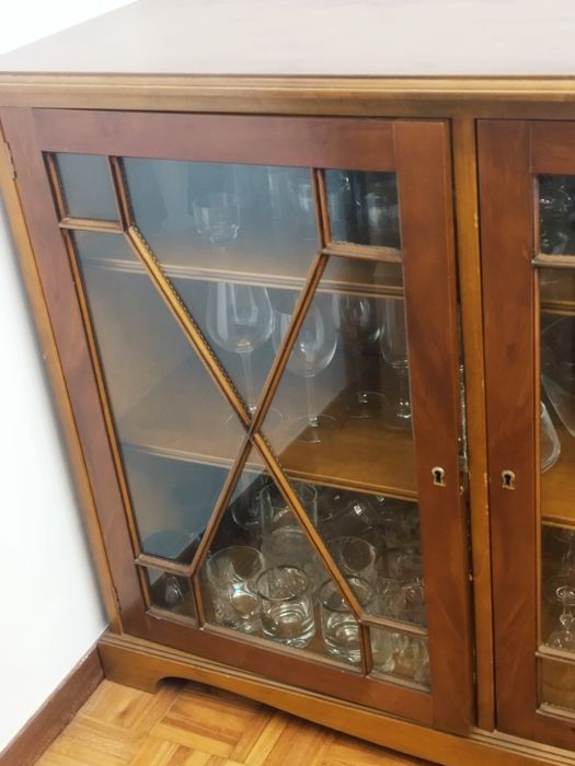 Cristaleira/armário