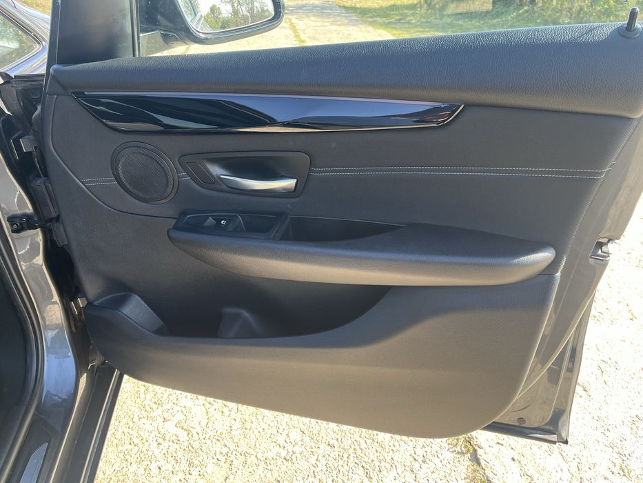 BMW 225xe гібрид та електро