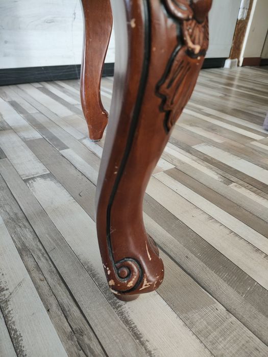 Стул резной под старину