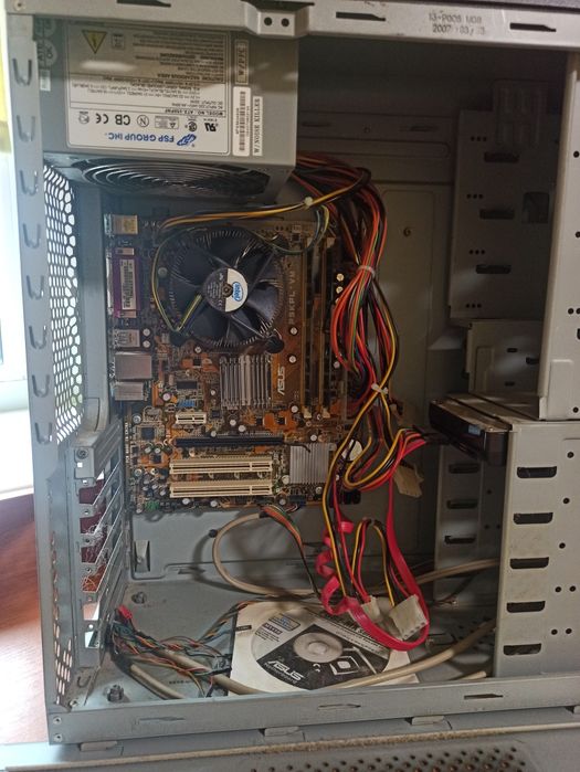 Системнисистемний блок для офісної роботи та роботи в інтернеті.