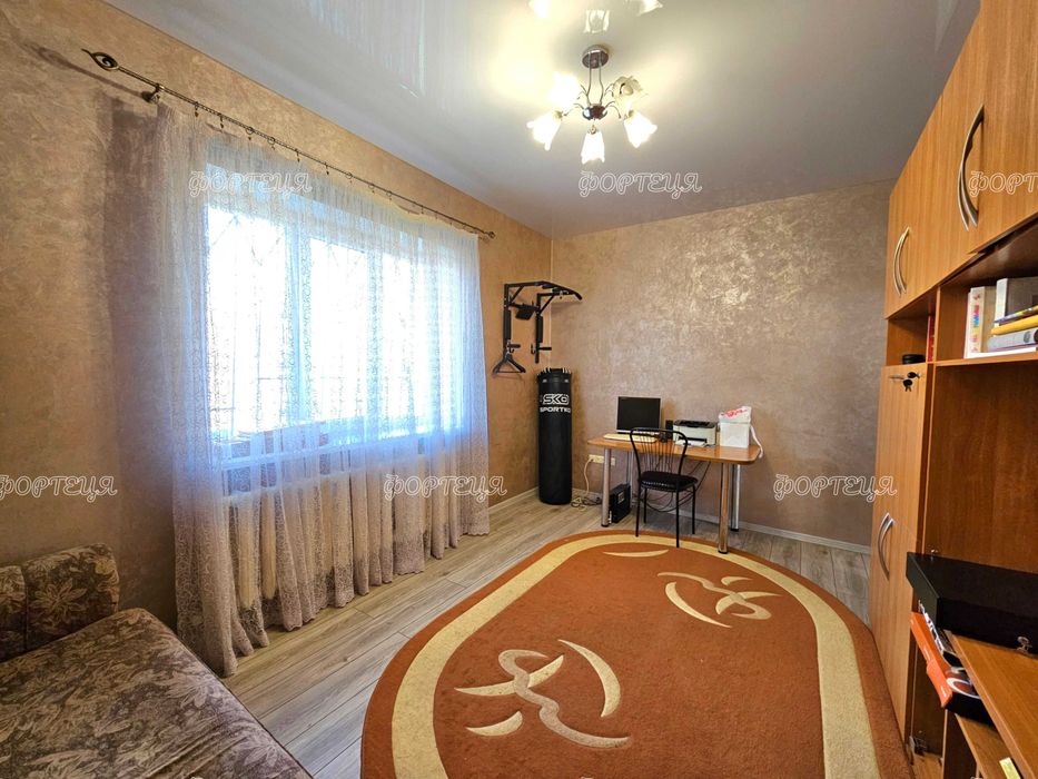 Продаж будинку з ремонтом, в Підгородному по вул. Литвишка