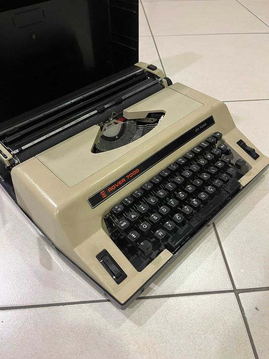 Máquina escrever portátil ROVER 7000 - Modelo De Luxe, vintage