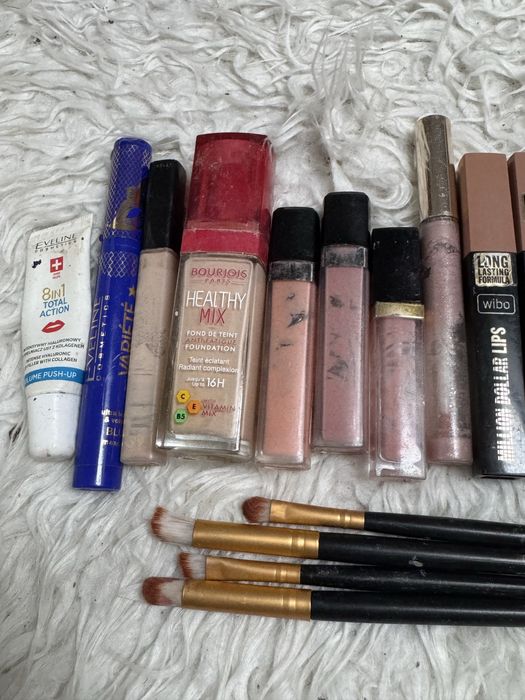 zestaw używanych kosmetyków