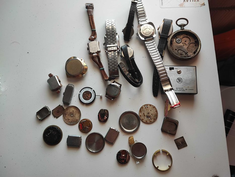 Lote de relógios para peças ou reparação