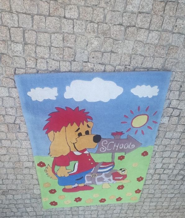 Tapete quarto de criança med /1.70 cm comp/1.18cm largura