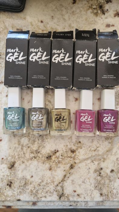 Avon lakiery  do paznokci Mark gel shine nie ma w katalogu