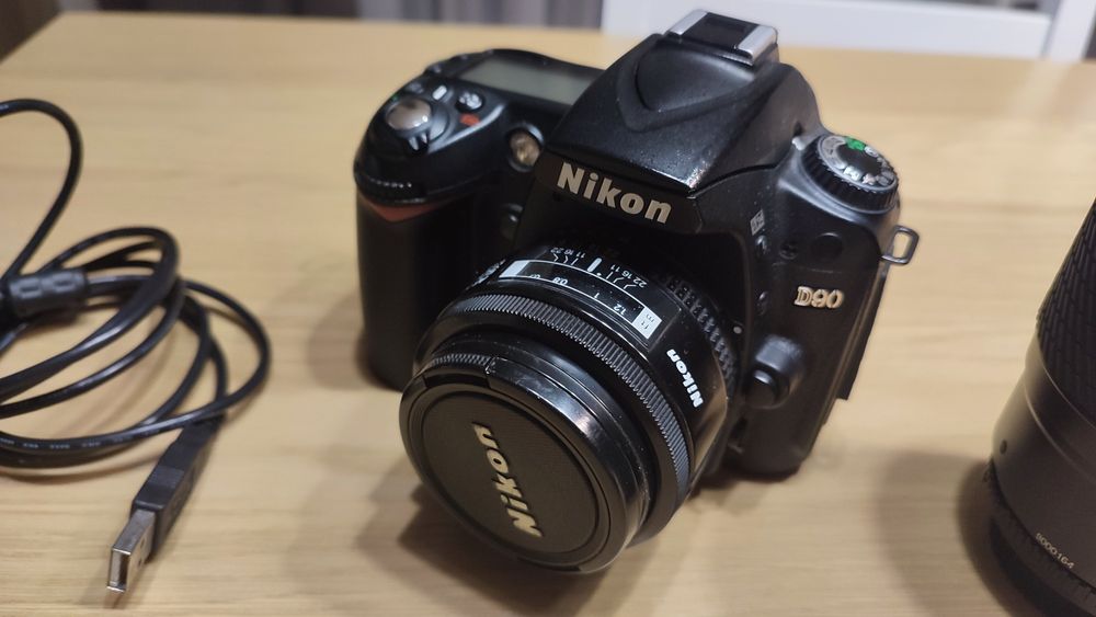 Nikon D90 plus obiektywy