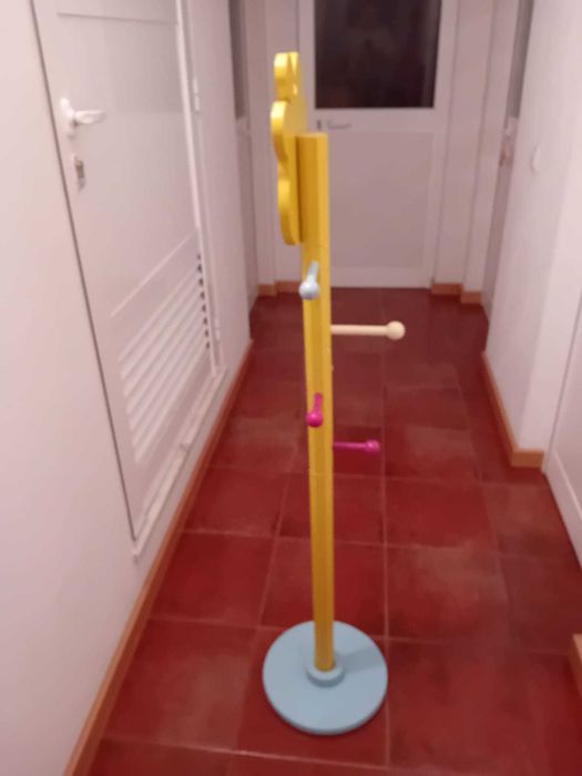 Cabide Girafa Vertbaudet para Suporte de Casacos