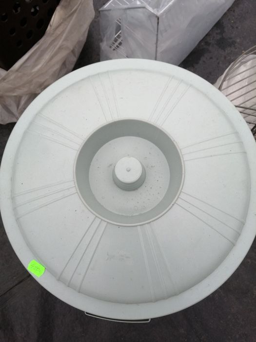 Бак для мусора с крышкой 50 литров мусорный бак