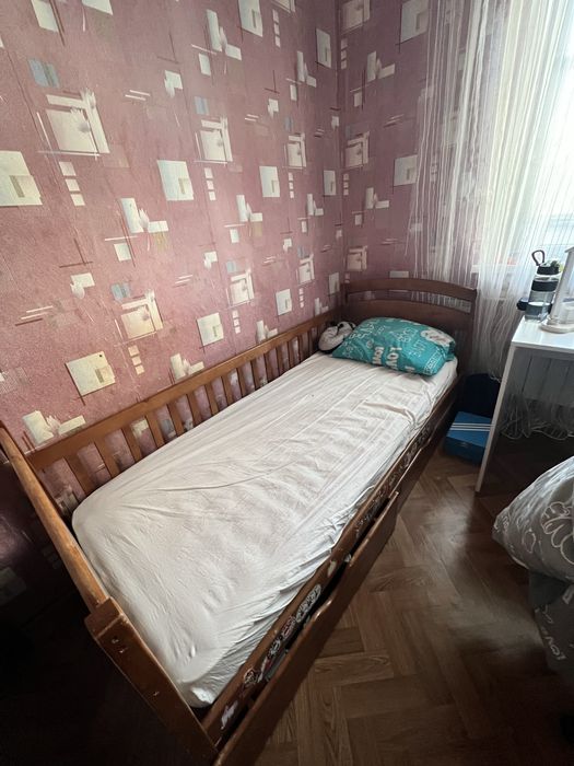 Ліжко з додатковим бортиком