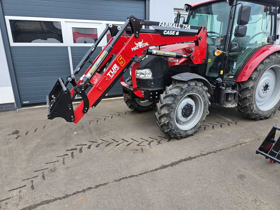 Ładowacze do każdego traktora