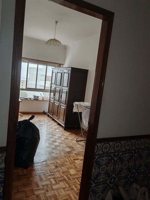 Arrendamento em sítio calmo.