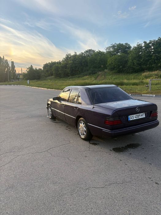 Mercedes 124 e200 г/б