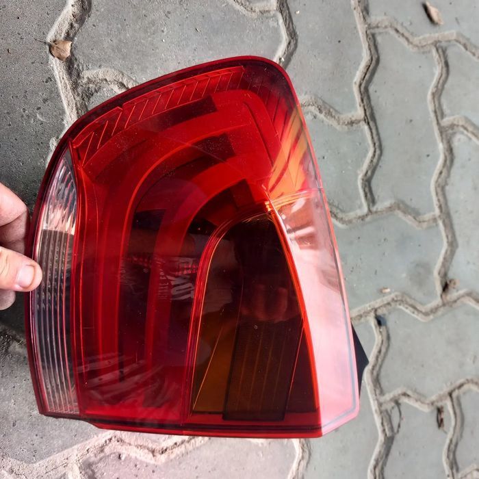 Farol esquerdo bmw e84