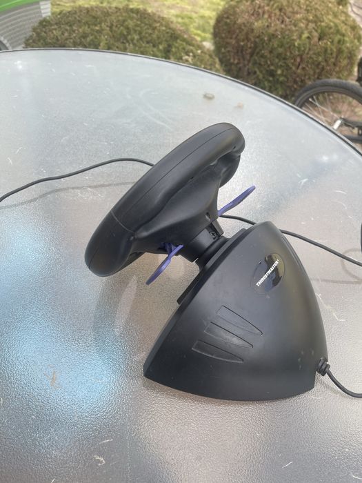 Кермо thrustmaster