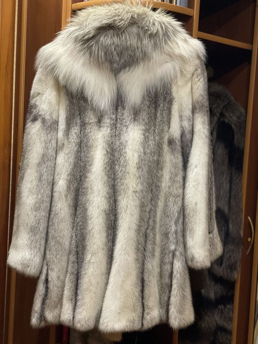 Продам норкову шубу