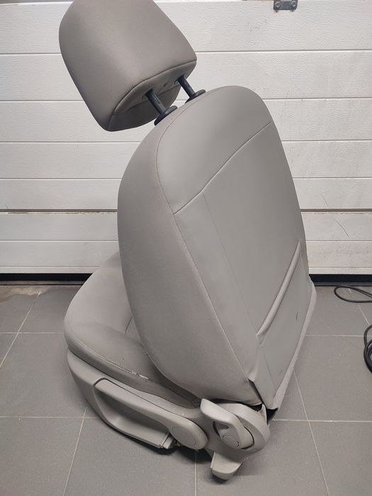 Fotel Kangoo 2 kierowcy lewy dostawczy