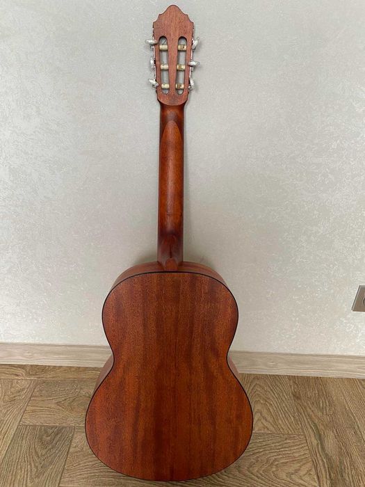 Гітара класична б/у в гарному стані