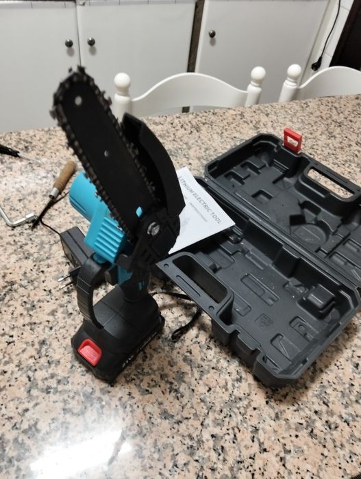 Mini motossera a bateria