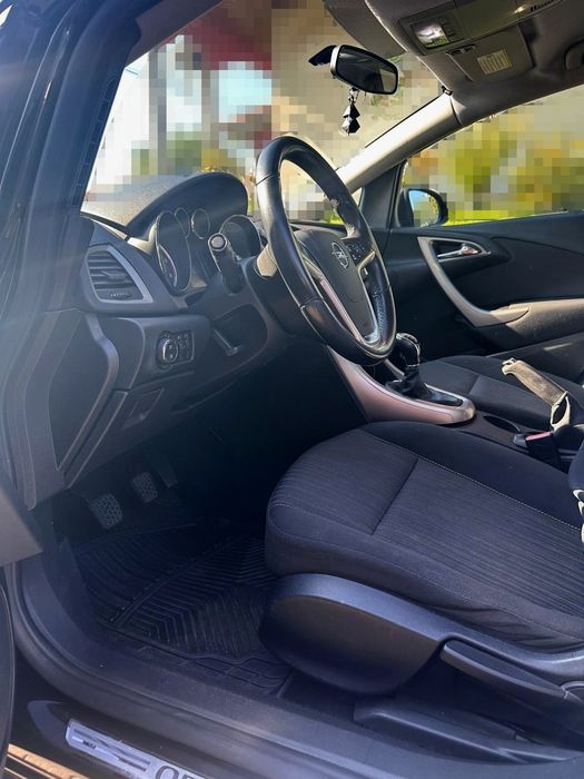 Opel Astra 1.3 - Ano: 2010