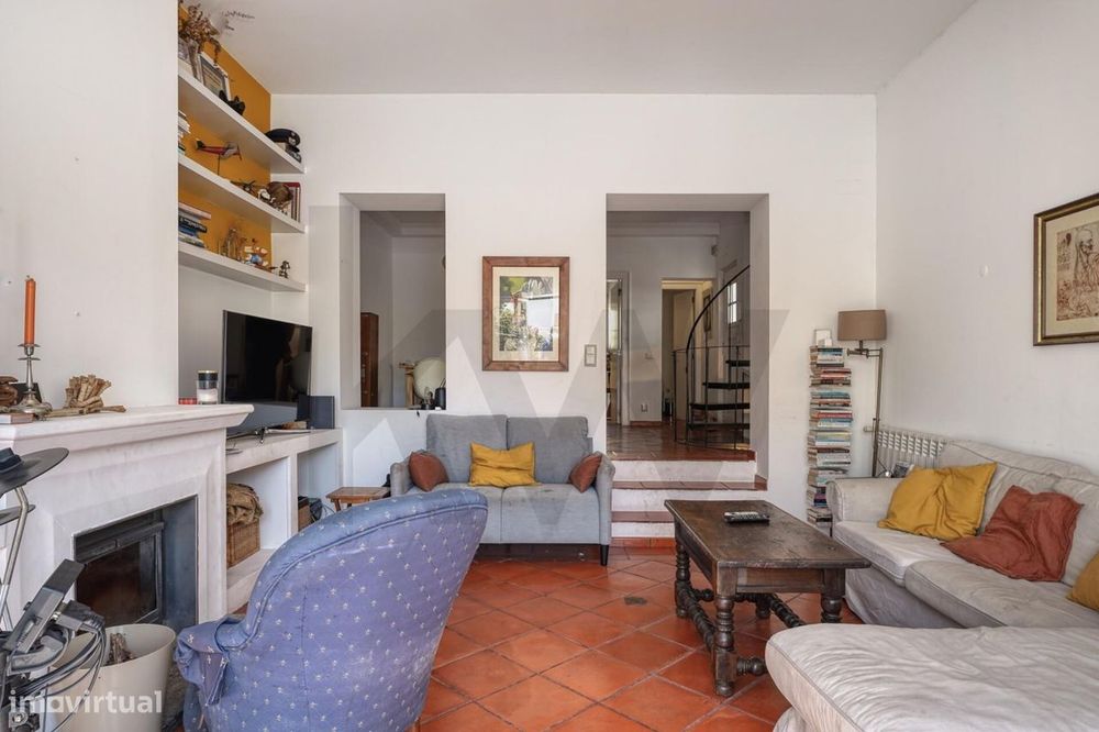 Fantástica Moradia V2+1 em Caselas | Lisboa