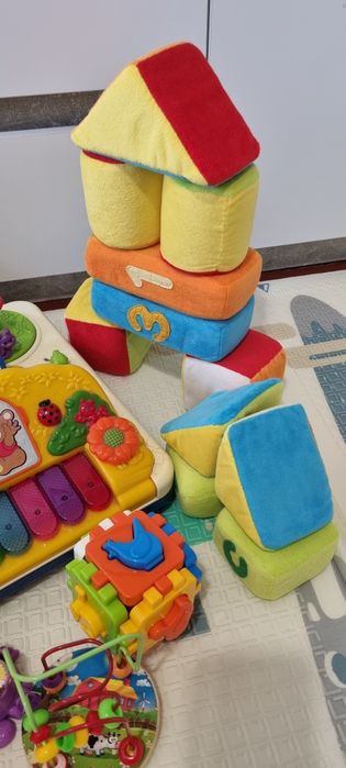 Іграшки для малюків