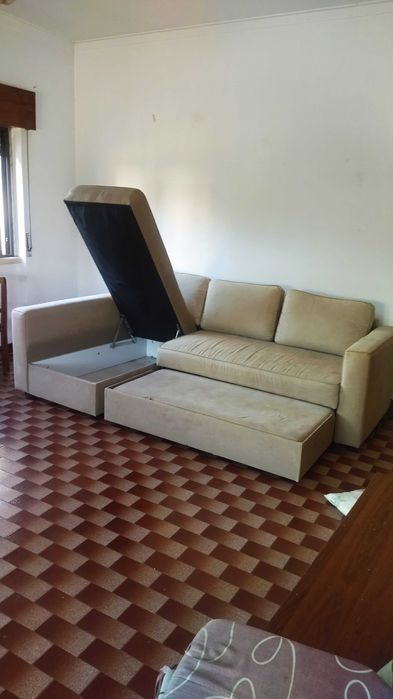 Sofá com chaise long c/ arrumação, c/cama em napa com 3 almofadas