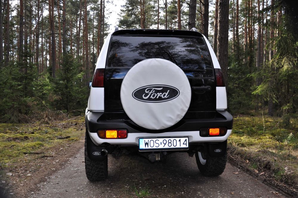 Nissan Terrano suzuki vitara samurai pajero galloper