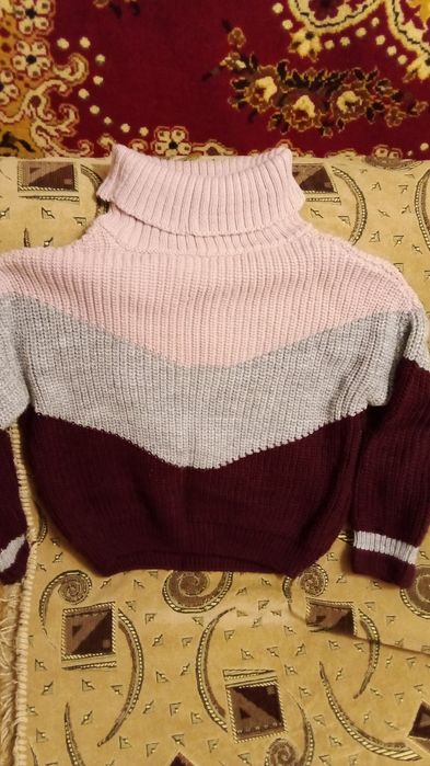 Продам женский теплый свитер