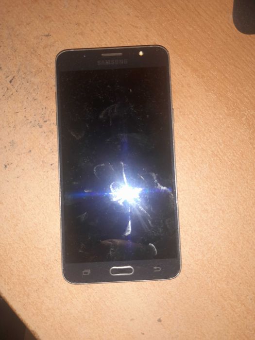 Samsung Galaxy J7(6)