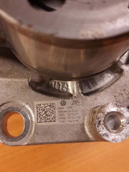 Помпа водяная (насос) охлаждения 010157802 КТ VAG7