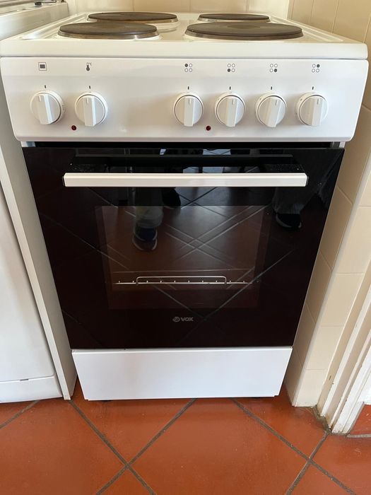 Fogão elétrico VOX com forno EHB5010WG – óptimo estado