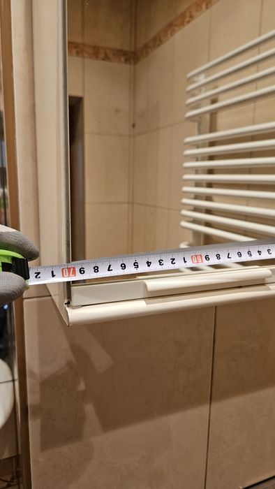 Szafka łazienkowa z lustrem