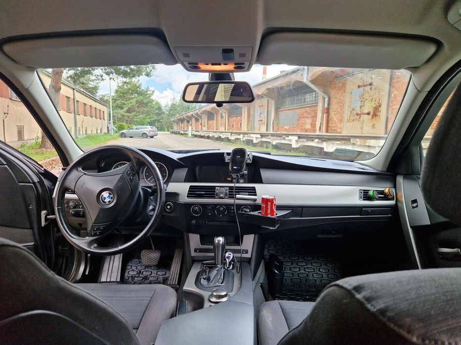 Samochód BMW e61 523i