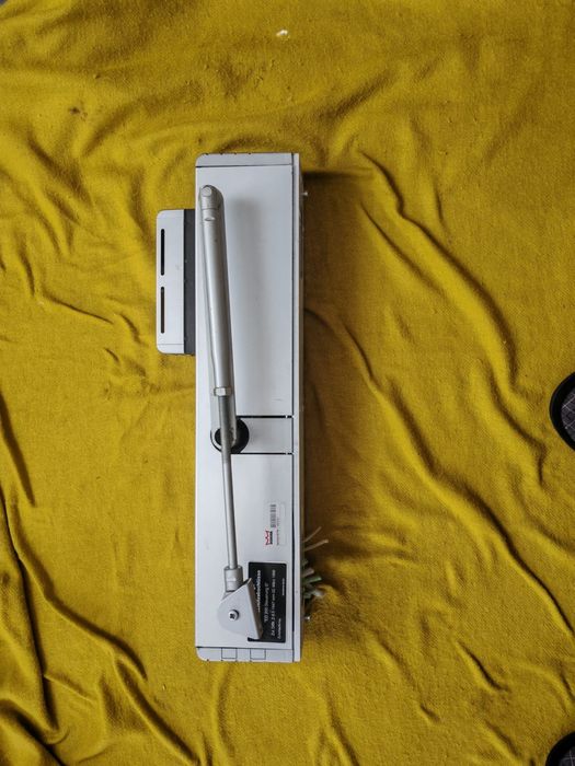 Автоматичний доводчик дверей  Dorma ed 200