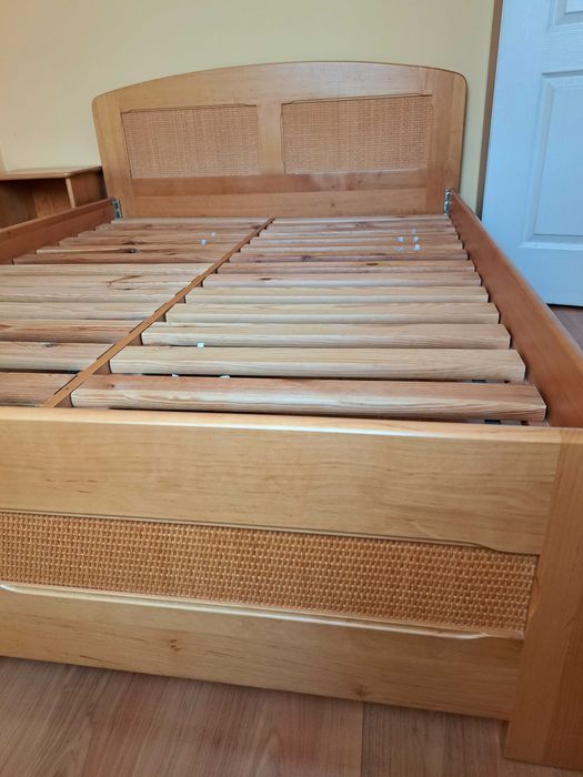 Łóżko drewniane 147x 206cm