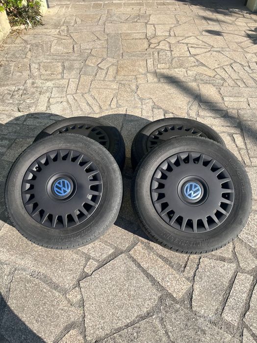 4 jantes de ferro c/pneus + tampões originais VW