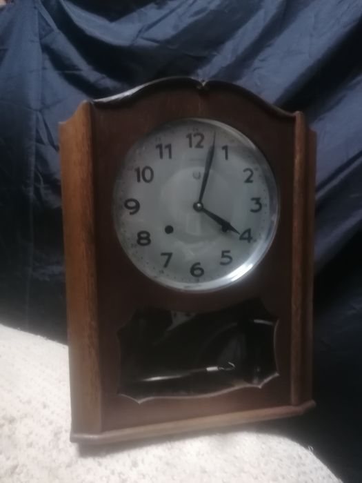 Relógio madeira antigo