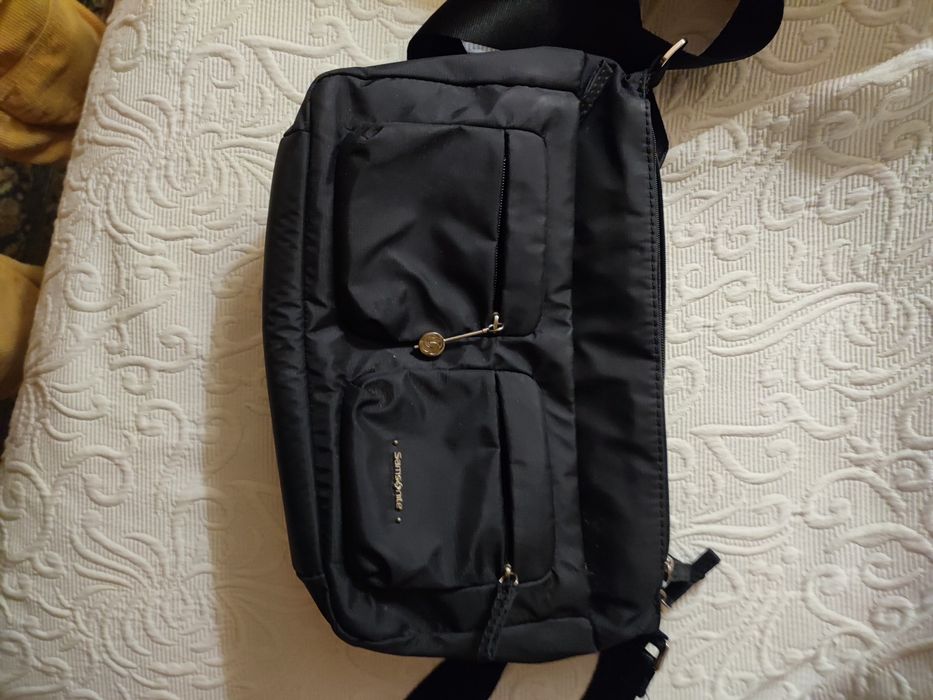 Vendo mala Samsonite preta