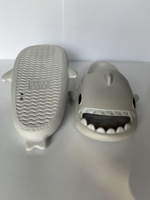 Klapki shark szare