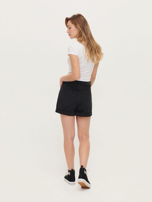 Нові джинсові шорти House