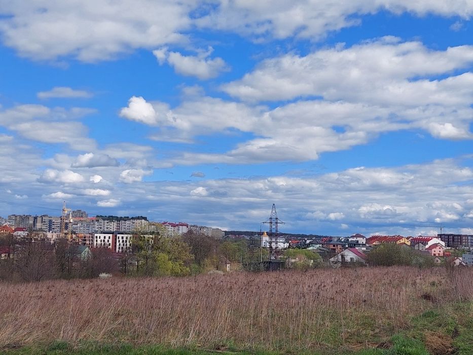 Продаж земельної ділянки під житлову забудову Зубра