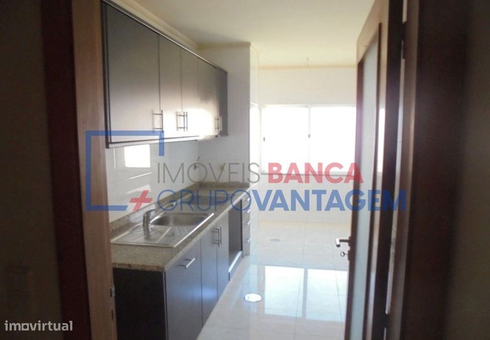 Apartamento T2 com varanda em Canelas, V.N.Gaia