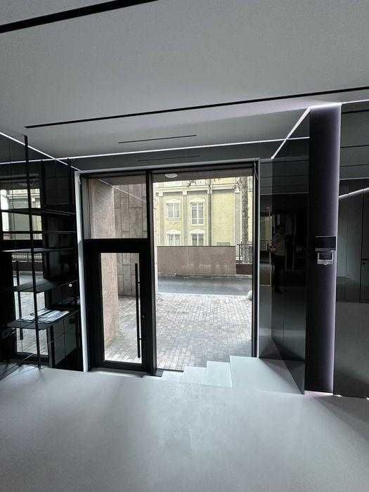 Продаж фасадне приміщення Преміум ремон,ЖК Кардінал вул.Тютюнника