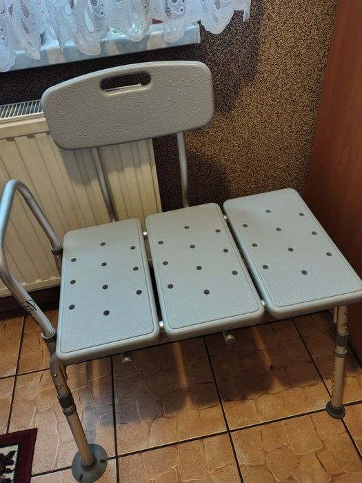 Ławeczka/siedzisko do wanny dla seniora