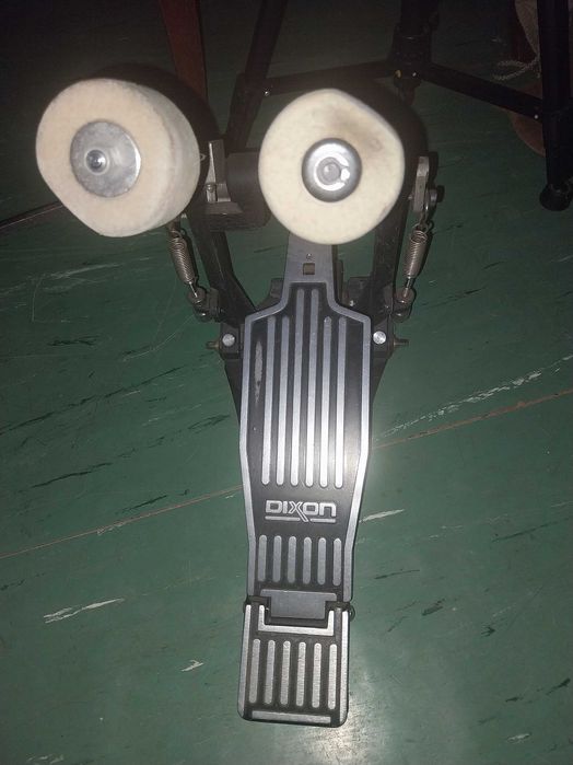 Pedal duplo de bombo