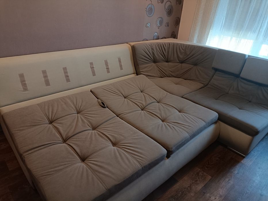 Угловой диван для гостинной
